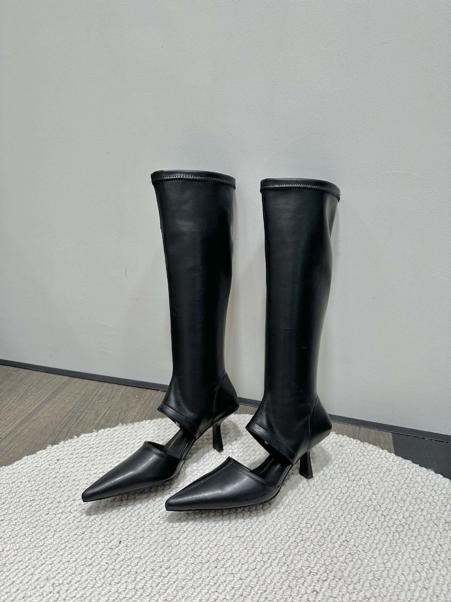 Fashion Personality Pointed-toe Hollowed Women's Boots